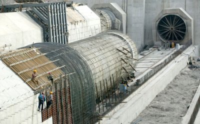 青海公伯峽水電站引水壓